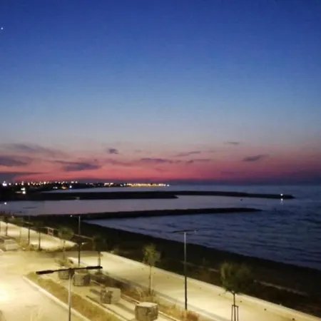 Blue Wave شقة باري